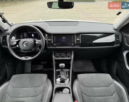 Белый Шкода Kodiaq, объемом двигателя 1.98 л и пробегом 56 тыс. км за 30500 $, фото 99 на Automoto.ua