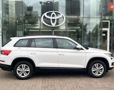 Шкода Kodiaq 2020 в Киеве на Automoto.ua Белый Шкода Kodiaq, объемом двигателя 1.98 л и пробегом 84 тыс. км за 25273 $, фото 15 на Automoto.ua