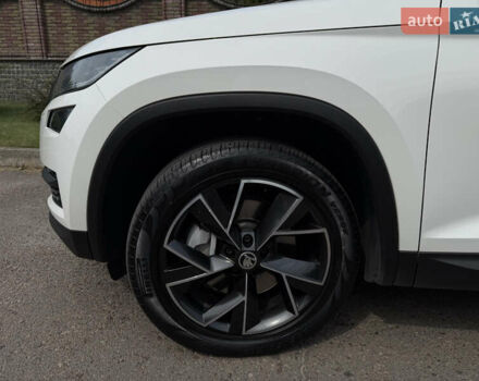 Белый Шкода Kodiaq, объемом двигателя 1.97 л и пробегом 270 тыс. км за 27999 $, фото 4 на Automoto.ua