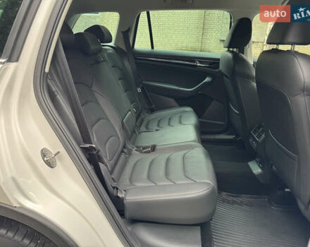 Белый Шкода Kodiaq, объемом двигателя 1.97 л и пробегом 237 тыс. км за 26500 $, фото 66 на Automoto.ua