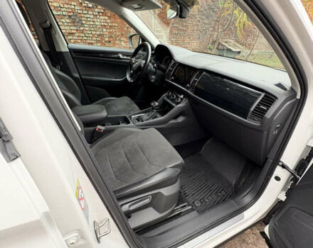 Белый Шкода Kodiaq, объемом двигателя 1.98 л и пробегом 232 тыс. км за 23000 $, фото 18 на Automoto.ua