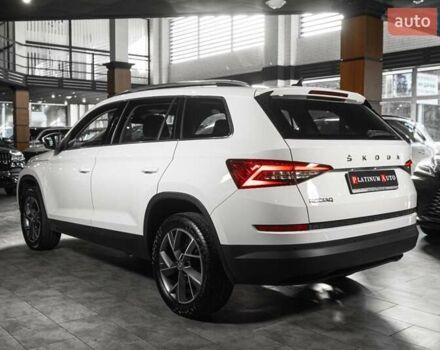 Белый Шкода Kodiaq, объемом двигателя 1.97 л и пробегом 202 тыс. км за 29900 $, фото 40 на Automoto.ua