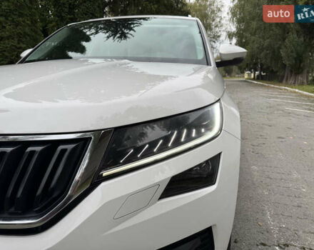 Белый Шкода Kodiaq, объемом двигателя 1.97 л и пробегом 237 тыс. км за 26500 $, фото 25 на Automoto.ua