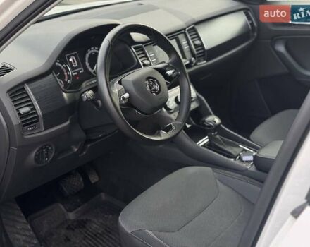Белый Шкода Kodiaq, объемом двигателя 1.98 л и пробегом 131 тыс. км за 24000 $, фото 7 на Automoto.ua