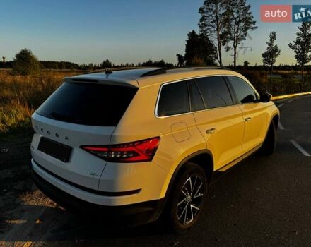 Белый Шкода Kodiaq, объемом двигателя 1.97 л и пробегом 61 тыс. км за 35500 $, фото 3 на Automoto.ua
