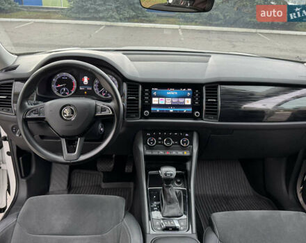 Белый Шкода Kodiaq, объемом двигателя 2 л и пробегом 225 тыс. км за 21800 $, фото 21 на Automoto.ua