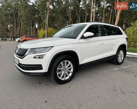 Белый Шкода Kodiaq, объемом двигателя 2 л и пробегом 225 тыс. км за 21800 $, фото 4 на Automoto.ua