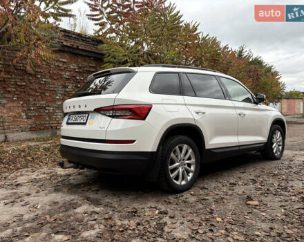 Белый Шкода Kodiaq, объемом двигателя 1.98 л и пробегом 232 тыс. км за 23000 $, фото 35 на Automoto.ua