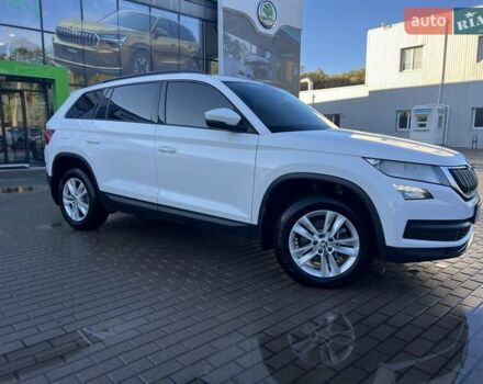 Белый Шкода Kodiaq, объемом двигателя 1.97 л и пробегом 219 тыс. км за 26200 $, фото 3 на Automoto.ua