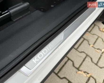 Белый Шкода Kodiaq, объемом двигателя 1.98 л и пробегом 56 тыс. км за 30500 $, фото 91 на Automoto.ua