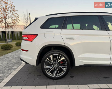 Белый Шкода Kodiaq, объемом двигателя 2 л и пробегом 195 тыс. км за 34999 $, фото 24 на Automoto.ua