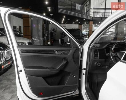 Белый Шкода Kodiaq, объемом двигателя 1.97 л и пробегом 202 тыс. км за 29900 $, фото 19 на Automoto.ua