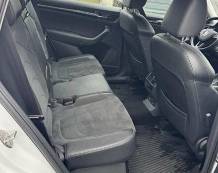 Белый Шкода Kodiaq, объемом двигателя 1.98 л и пробегом 85 тыс. км за 26000 $, фото 4 на Automoto.ua