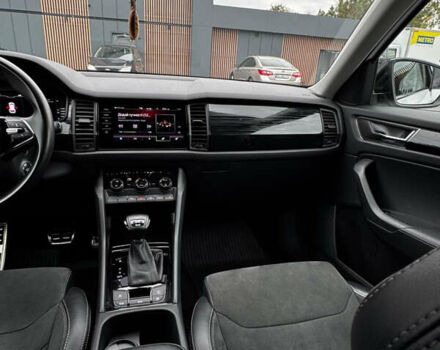 Белый Шкода Kodiaq, объемом двигателя 1.98 л и пробегом 113 тыс. км за 32000 $, фото 17 на Automoto.ua