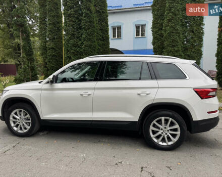 Белый Шкода Kodiaq, объемом двигателя 1.97 л и пробегом 237 тыс. км за 26500 $, фото 6 на Automoto.ua