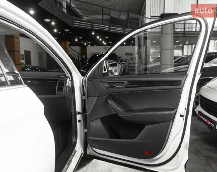 Белый Шкода Kodiaq, объемом двигателя 1.97 л и пробегом 202 тыс. км за 29900 $, фото 1 на Automoto.ua