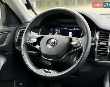 Белый Шкода Kodiaq, объемом двигателя 1.98 л и пробегом 56 тыс. км за 30500 $, фото 101 на Automoto.ua
