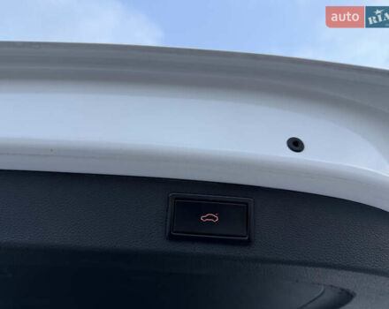 Белый Шкода Kodiaq, объемом двигателя 1.98 л и пробегом 95 тыс. км за 26699 $, фото 36 на Automoto.ua