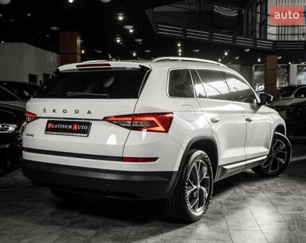 Белый Шкода Kodiaq, объемом двигателя 1.97 л и пробегом 202 тыс. км за 29900 $, фото 50 на Automoto.ua