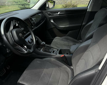 Белый Шкода Kodiaq, объемом двигателя 1.97 л и пробегом 270 тыс. км за 27999 $, фото 18 на Automoto.ua