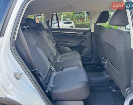 Белый Шкода Kodiaq, объемом двигателя 1.98 л и пробегом 72 тыс. км за 31990 $, фото 10 на Automoto.ua