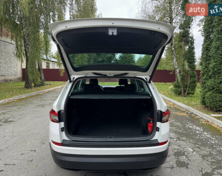 Белый Шкода Kodiaq, объемом двигателя 1.97 л и пробегом 237 тыс. км за 26500 $, фото 76 на Automoto.ua