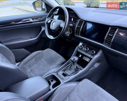 Белый Шкода Kodiaq, объемом двигателя 1.98 л и пробегом 95 тыс. км за 26699 $, фото 33 на Automoto.ua