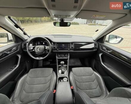 Белый Шкода Kodiaq, объемом двигателя 1.98 л и пробегом 56 тыс. км за 30500 $, фото 98 на Automoto.ua