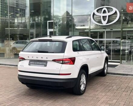 Шкода Kodiaq 2020 в Киеве на Automoto.ua Белый Шкода Kodiaq, объемом двигателя 1.98 л и пробегом 84 тыс. км за 25273 $, фото 16 на Automoto.ua