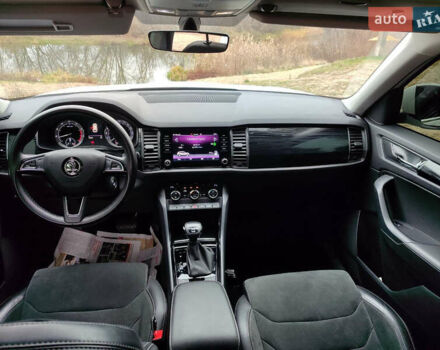 Белый Шкода Kodiaq, объемом двигателя 1.98 л и пробегом 74 тыс. км за 29500 $, фото 17 на Automoto.ua