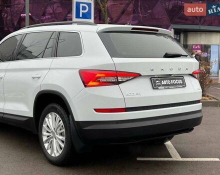 Білий Шкода Kodiaq, об'ємом двигуна 1.98 л та пробігом 75 тис. км за 29490 $, фото 5 на Automoto.ua
