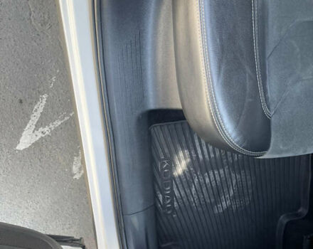 Белый Шкода Kodiaq, объемом двигателя 1.98 л и пробегом 234 тыс. км за 26000 $, фото 25 на Automoto.ua