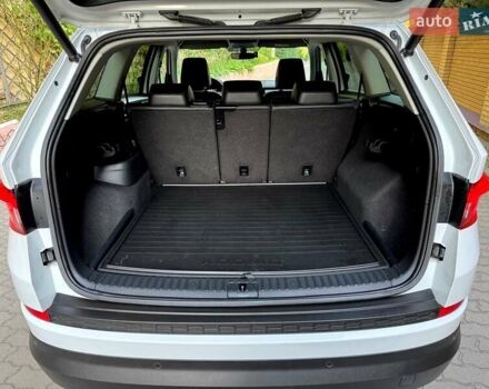 Белый Шкода Kodiaq, объемом двигателя 1.97 л и пробегом 82 тыс. км за 31900 $, фото 65 на Automoto.ua
