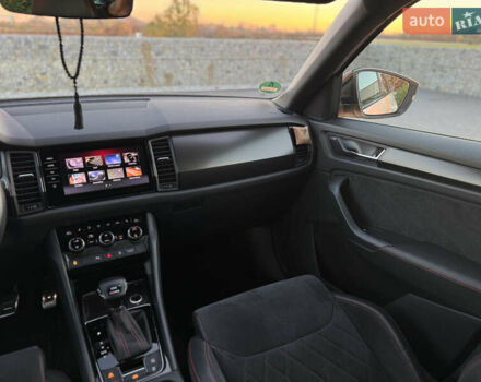 Белый Шкода Kodiaq, объемом двигателя 2 л и пробегом 195 тыс. км за 34999 $, фото 40 на Automoto.ua