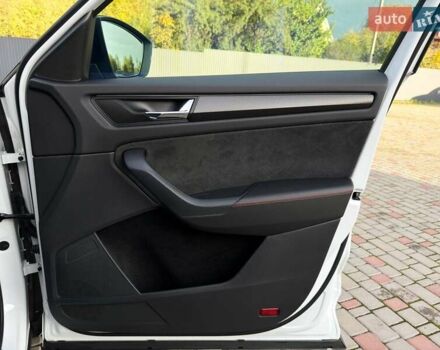 Белый Шкода Kodiaq, объемом двигателя 2 л и пробегом 124 тыс. км за 39999 $, фото 82 на Automoto.ua
