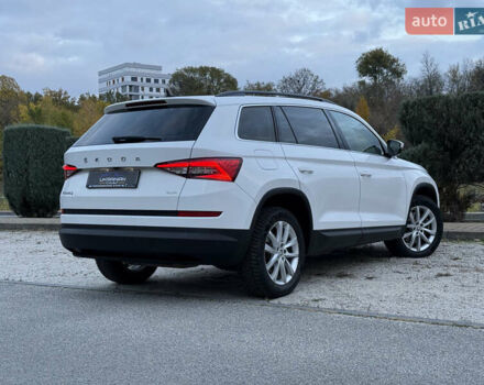 Белый Шкода Kodiaq, объемом двигателя 1.98 л и пробегом 95 тыс. км за 26699 $, фото 6 на Automoto.ua