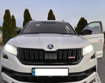 Белый Шкода Kodiaq, объемом двигателя 2 л и пробегом 123 тыс. км за 39000 $, фото 1 на Automoto.ua