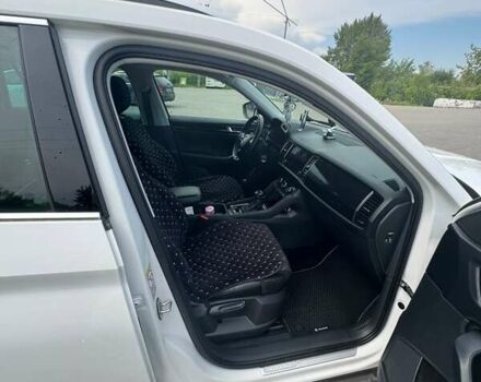 Белый Шкода Kodiaq, объемом двигателя 1.97 л и пробегом 133 тыс. км за 34867 $, фото 11 на Automoto.ua