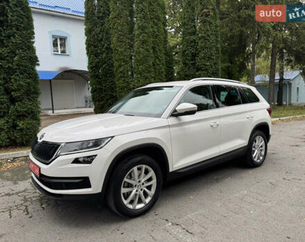 Белый Шкода Kodiaq, объемом двигателя 1.97 л и пробегом 237 тыс. км за 26500 $, фото 4 на Automoto.ua