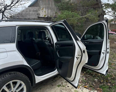 Белый Шкода Kodiaq, объемом двигателя 1.9 л и пробегом 78 тыс. км за 30900 $, фото 3 на Automoto.ua
