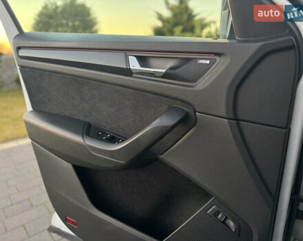 Белый Шкода Kodiaq, объемом двигателя 2 л и пробегом 195 тыс. км за 34999 $, фото 48 на Automoto.ua