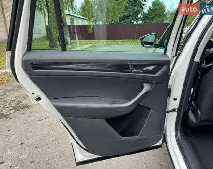 Белый Шкода Kodiaq, объемом двигателя 1.97 л и пробегом 237 тыс. км за 26500 $, фото 59 на Automoto.ua