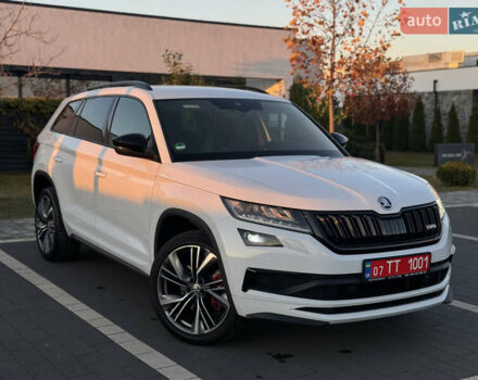 Белый Шкода Kodiaq, объемом двигателя 2 л и пробегом 195 тыс. км за 34999 $, фото 2 на Automoto.ua