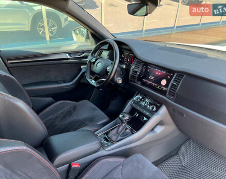 Білий Шкода Kodiaq, об'ємом двигуна 2 л та пробігом 122 тис. км за 39800 $, фото 34 на Automoto.ua