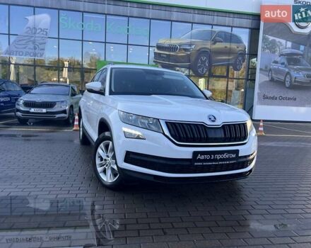 Белый Шкода Kodiaq, объемом двигателя 1.97 л и пробегом 219 тыс. км за 26200 $, фото 2 на Automoto.ua