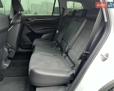 Білий Шкода Kodiaq, об'ємом двигуна 1.98 л та пробігом 75 тис. км за 29490 $, фото 10 на Automoto.ua