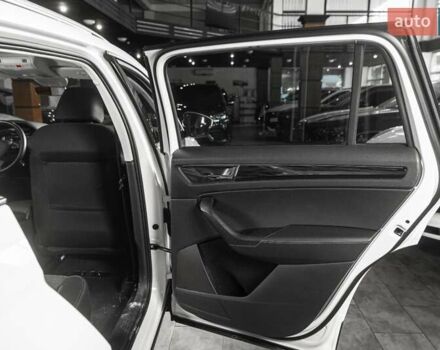 Белый Шкода Kodiaq, объемом двигателя 1.97 л и пробегом 202 тыс. км за 29900 $, фото 56 на Automoto.ua