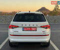 Белый Шкода Kodiaq, объемом двигателя 2 л и пробегом 195 тыс. км за 34999 $, фото 18 на Automoto.ua