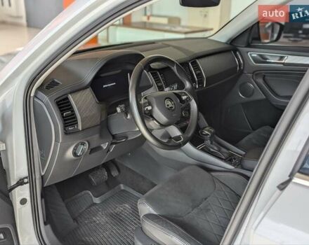 Белый Шкода Kodiaq, объемом двигателя 1.97 л и пробегом 80 тыс. км за 37500 $, фото 46 на Automoto.ua