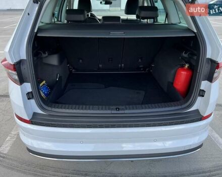Белый Шкода Kodiaq, объемом двигателя 1.98 л и пробегом 77 тыс. км за 38900 $, фото 7 на Automoto.ua